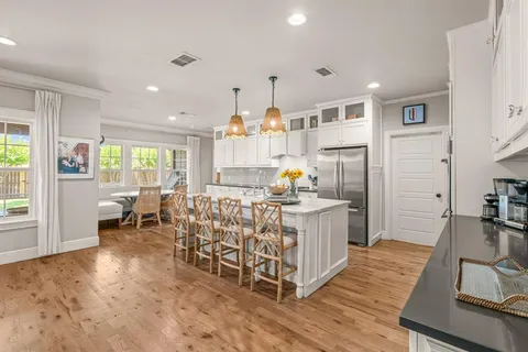 $825,000 | 809 Edgefield Road, Fort Worth, TX 76107