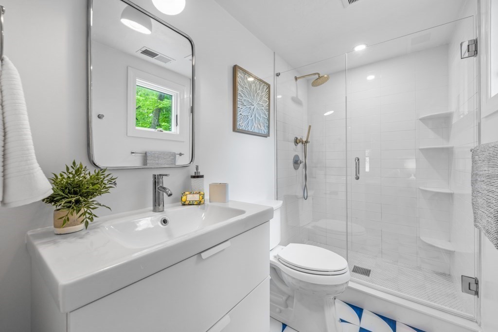 127 Prospect Street Wellesley, MA 02481 - Photo 22 of 40
