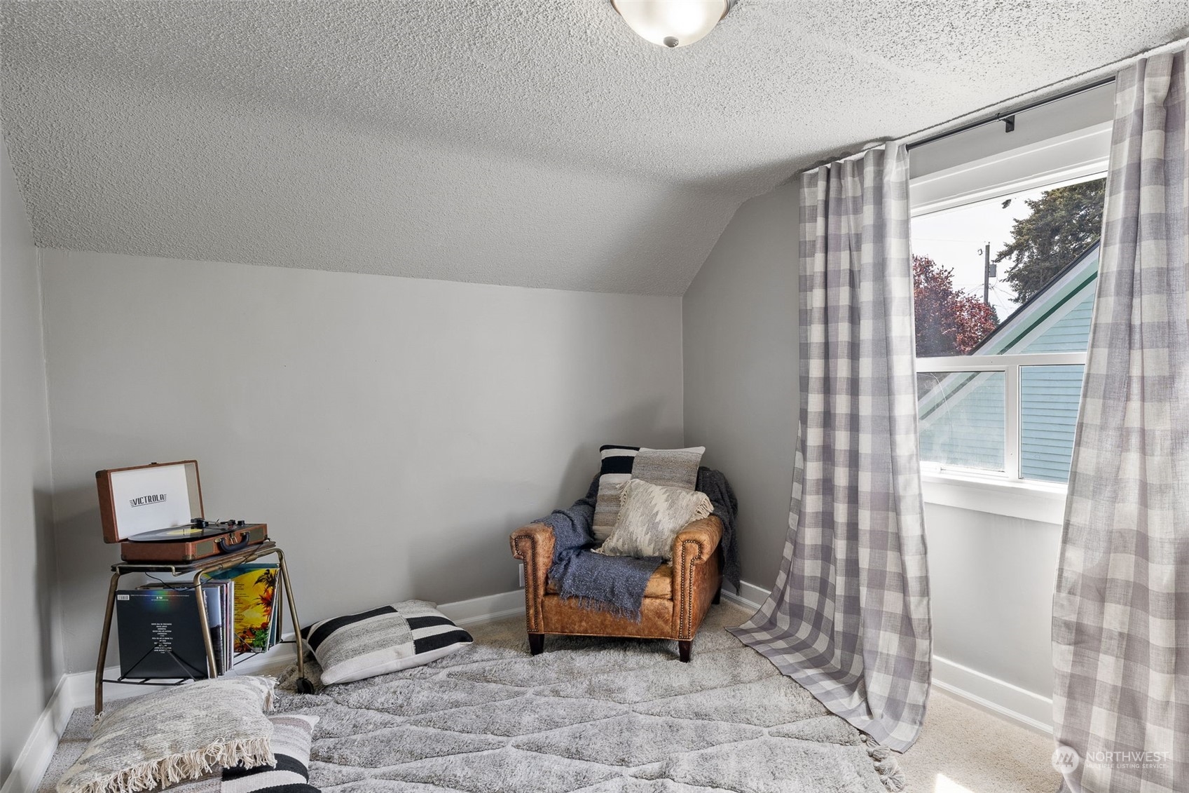 1601 Virginia Avenue Everett, WA 98201 - Photo 11 of 30 a room with furniture and a window
