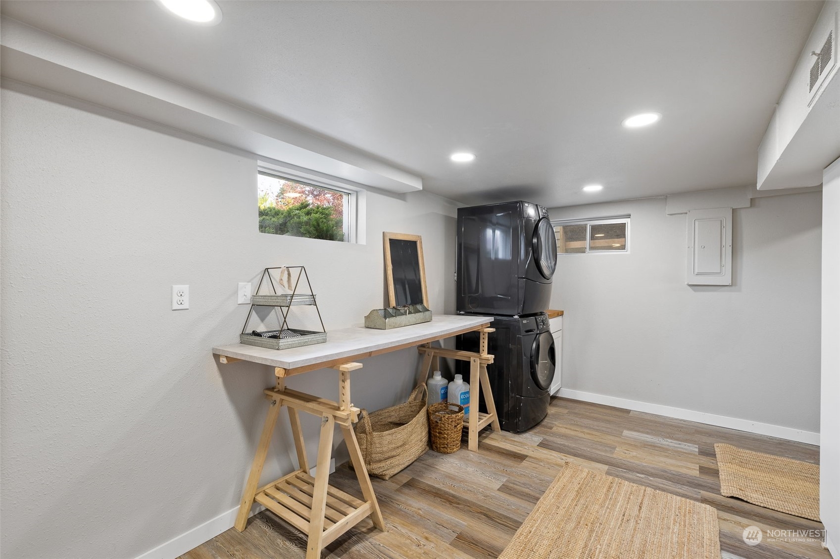 1601 Virginia Avenue Everett, WA 98201 - Photo 16 of 30 a view of a workspace with furniture and wooden floor