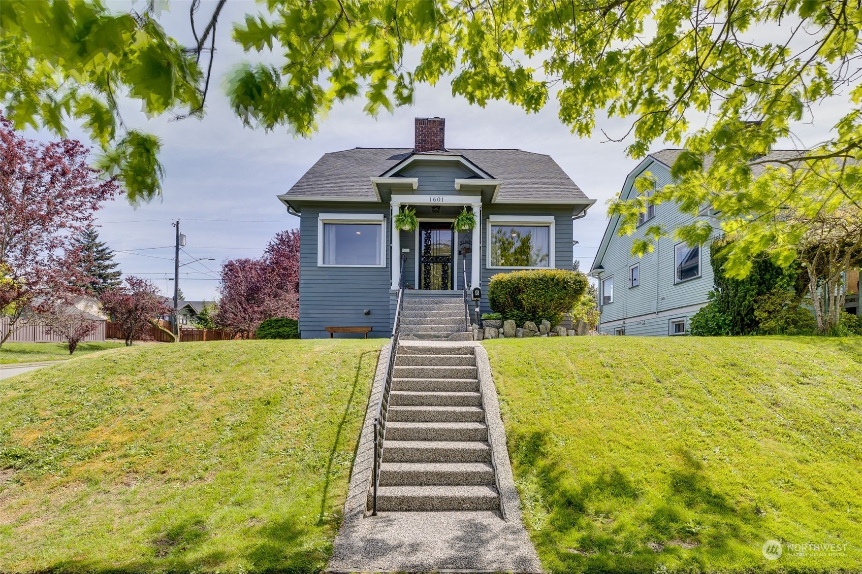 1601 Virginia Avenue Everett, WA 98201 - Photo 2 of 30 a front view of a house with a yard