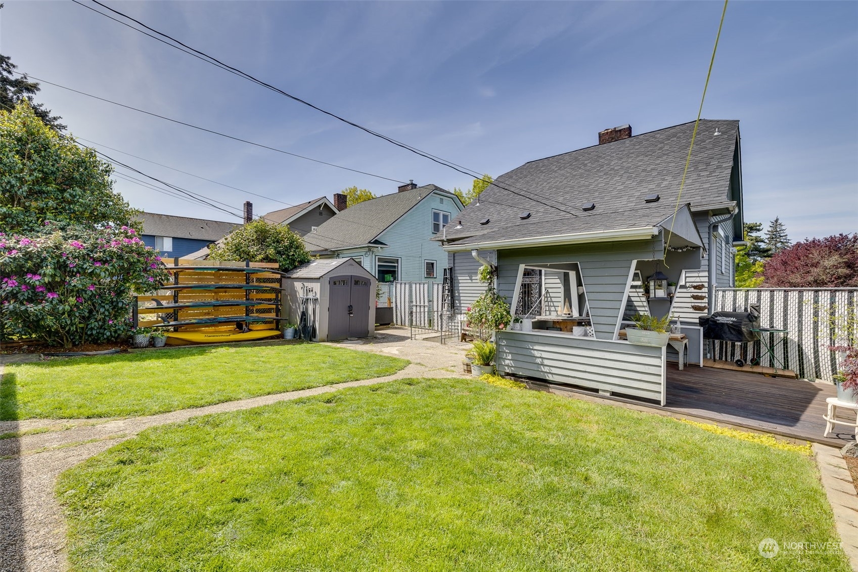 1601 Virginia Avenue Everett, WA 98201 - Photo 25 of 30 a front view of a house with garden and porch