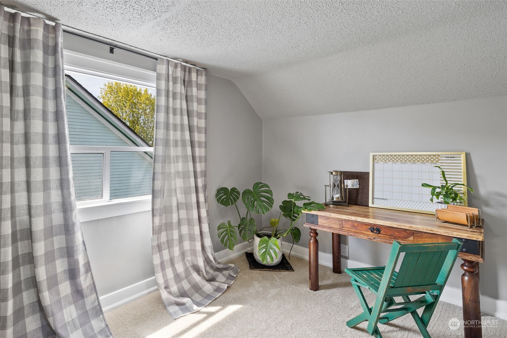 1601 Virginia Avenue Everett, WA 98201 - Photo 10 of 30 a room with furniture and a window