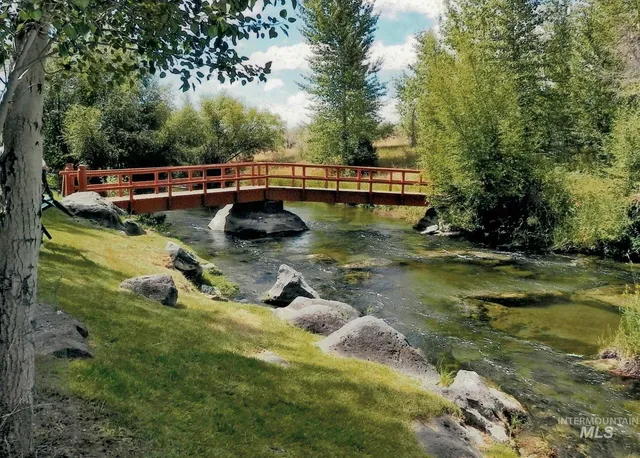 $12,500,000 | 428 Cutoff Road, Carey, ID 83320