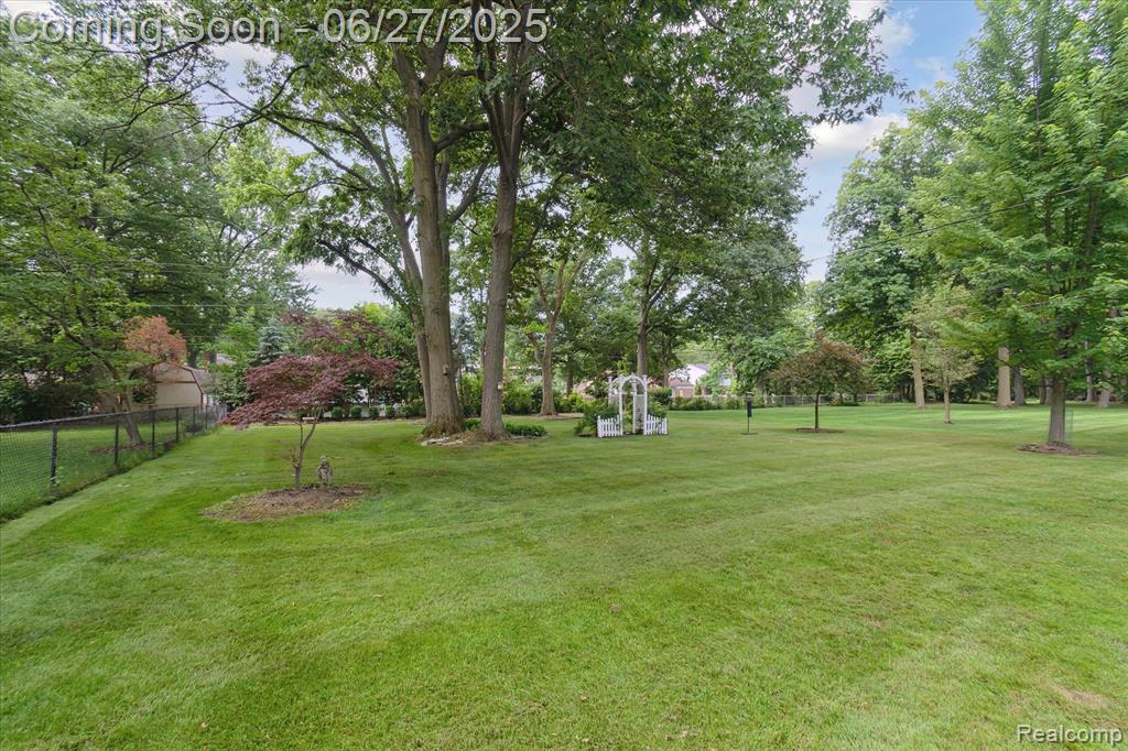 8327 Burning Bush Road Grosse Ile, MI 48138 - Photo 29 of 39 Gallery Image 29
