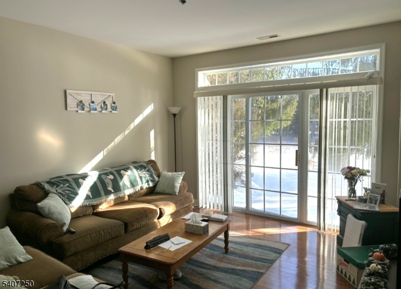 95 Limerick Lane Phillipsburg, NJ 08865 - Photo 3 of 10