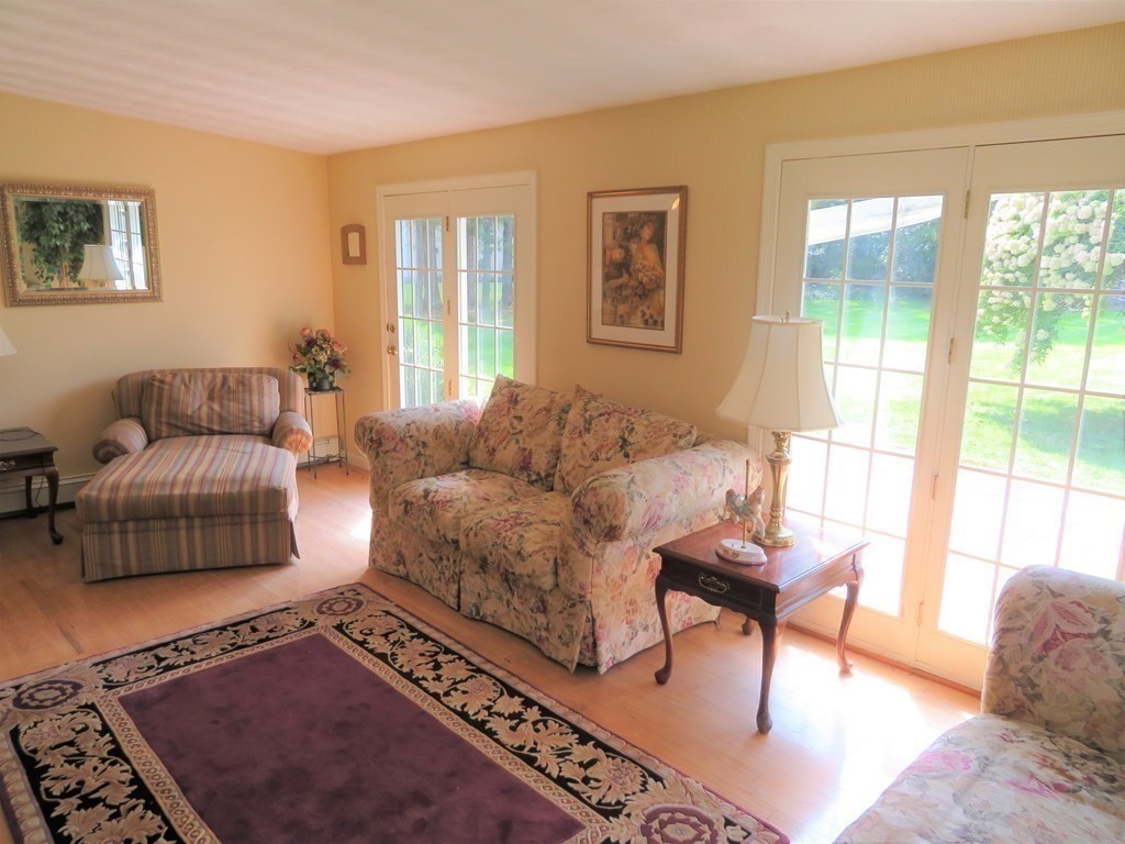 28 Doris Road Framingham, MA 01701 - Photo 11 of 23