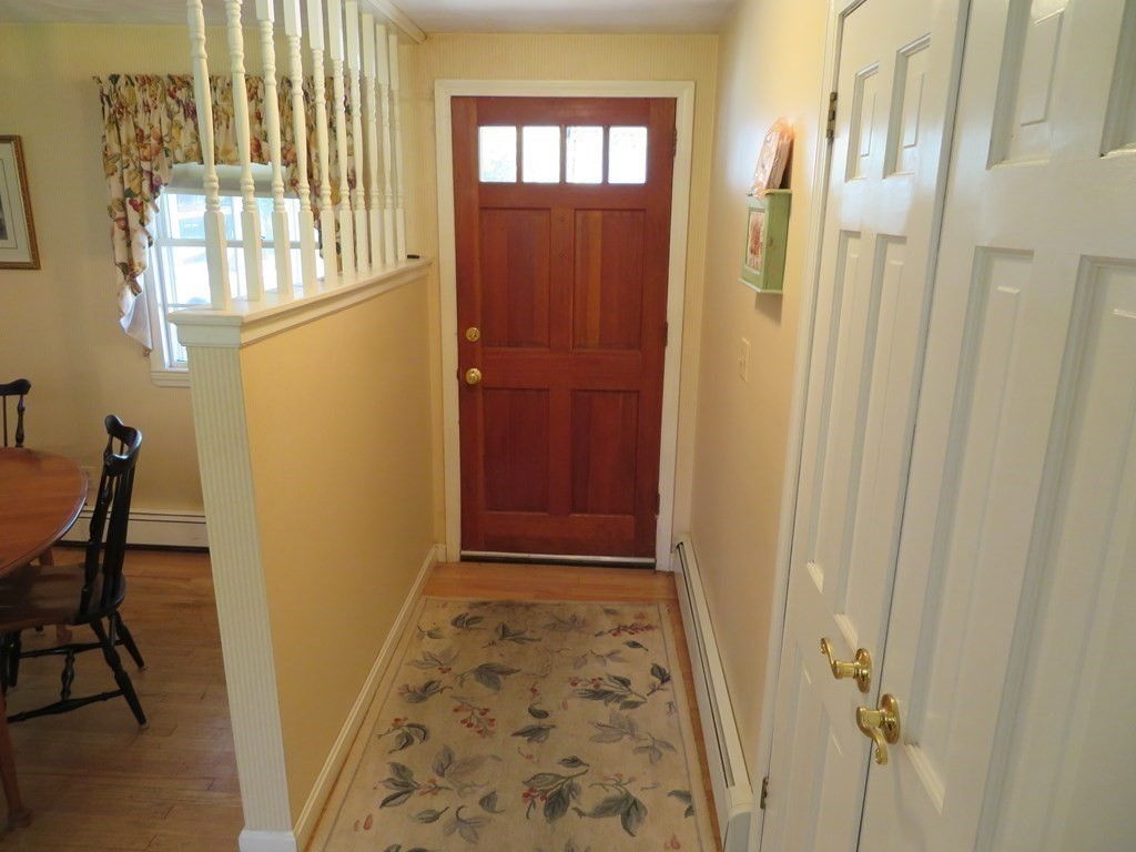 28 Doris Road Framingham, MA 01701 - Photo 3 of 23