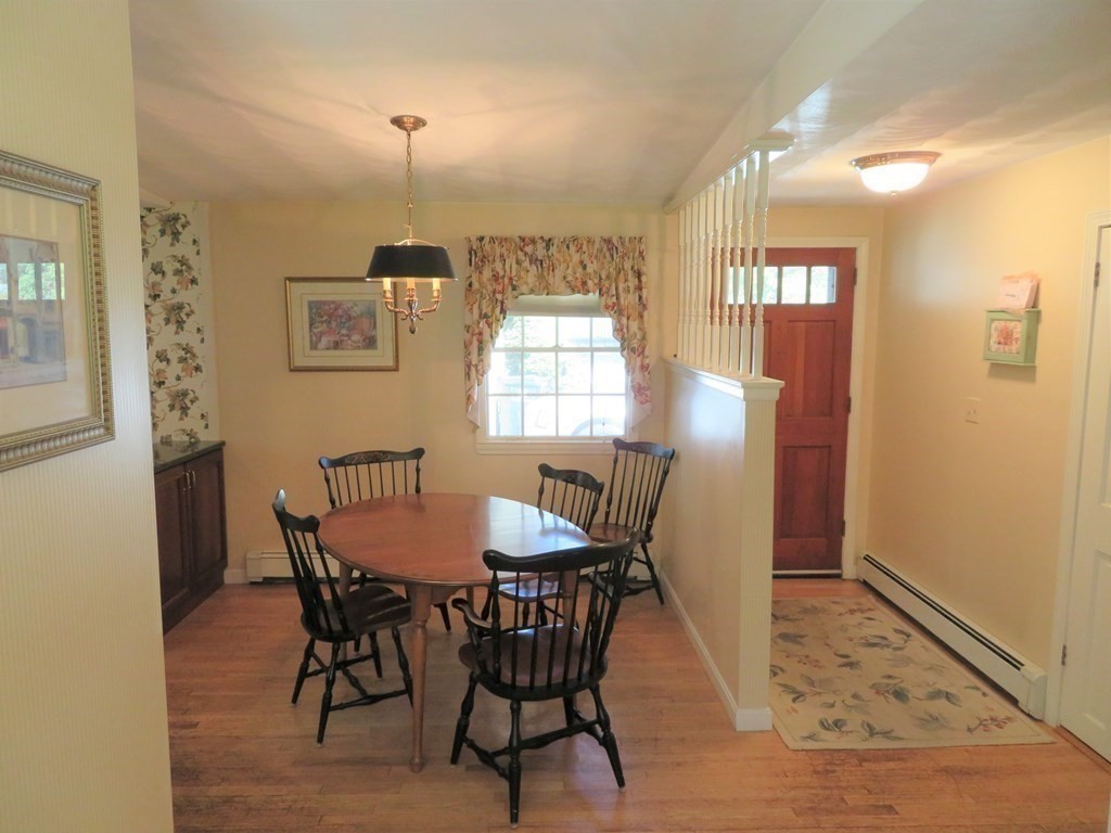 28 Doris Road Framingham, MA 01701 - Photo 4 of 23