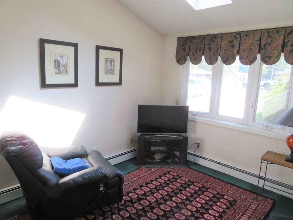 28 Doris Road Framingham, MA 01701 - Photo 8 of 23