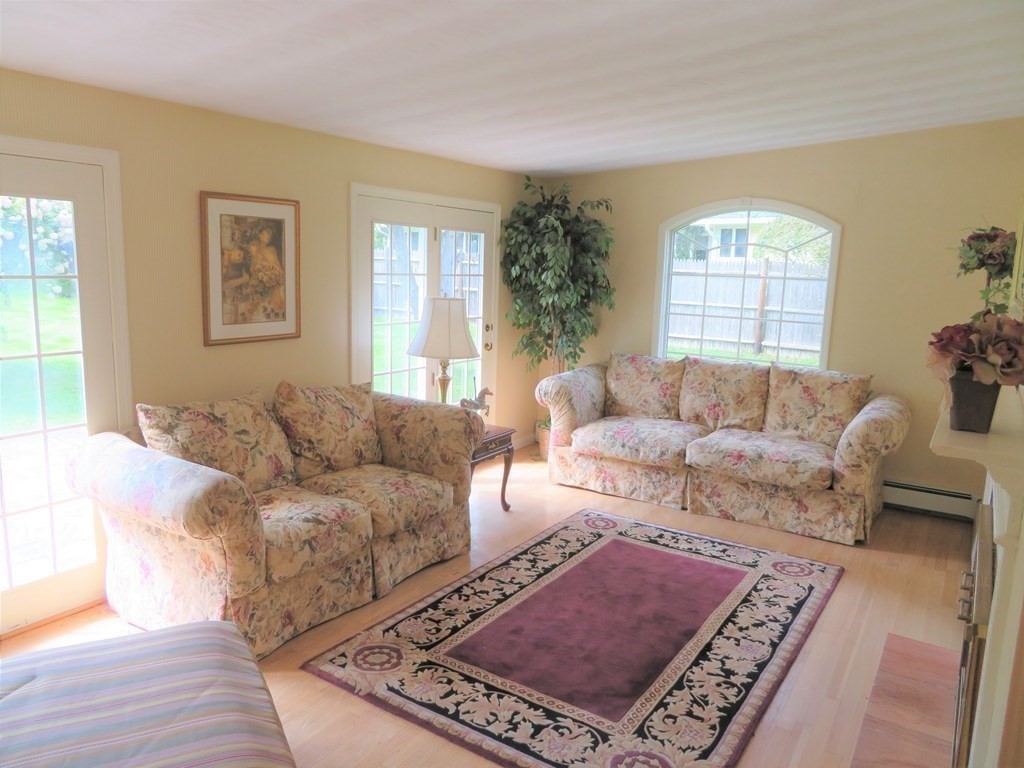28 Doris Road Framingham, MA 01701 - Photo 10 of 23