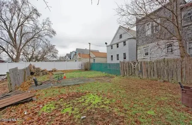 $129,999 | 565 Nott Street, Schenectady, NY 12308