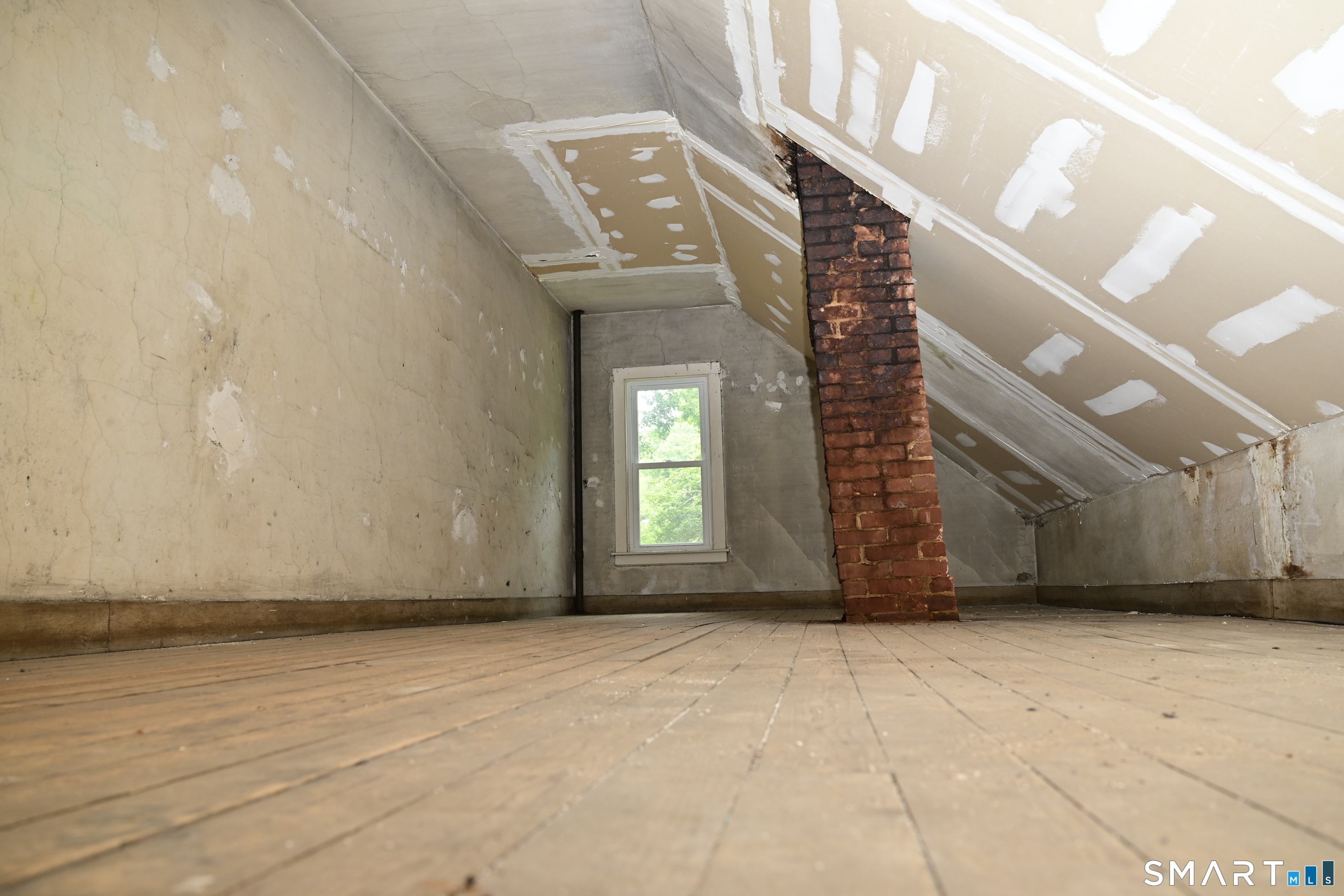 29 Locke Street Ansonia, CT 06401 - Photo 15 of 39 Right Side Unit Attic. Let your imagination run with this open space !