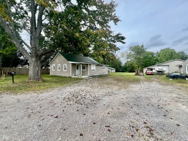 $785,000 | 4400 West 25 South, Columbus, IN 47201