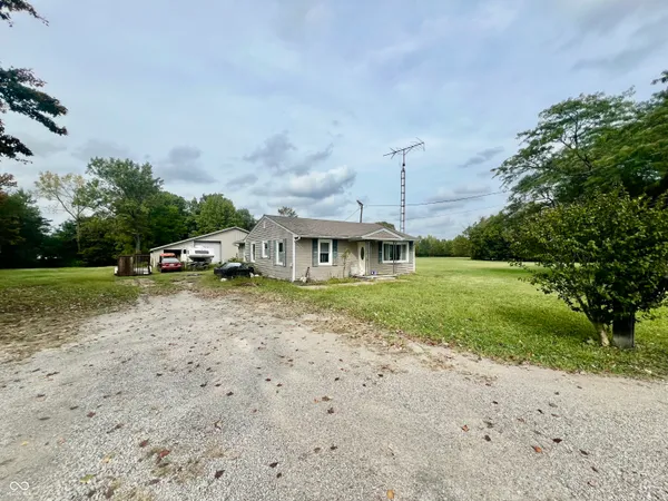 $785,000 | 4400 West 25 South, Columbus, IN 47201