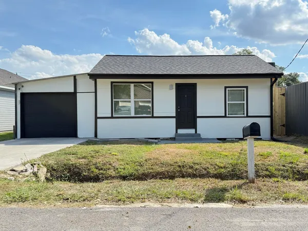 $1,795 | 889 Chas Lane, Houston, TX 77091