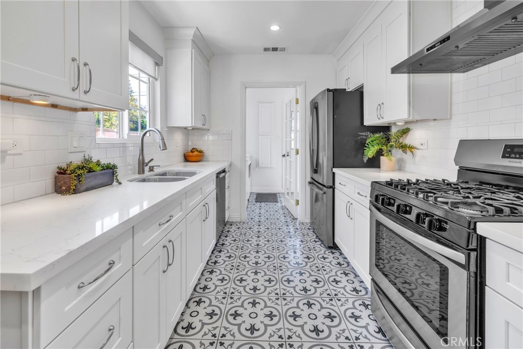 3743 North Studebaker Road Long Beach, CA 90808 - Photo 6 of 34 I love these floors!