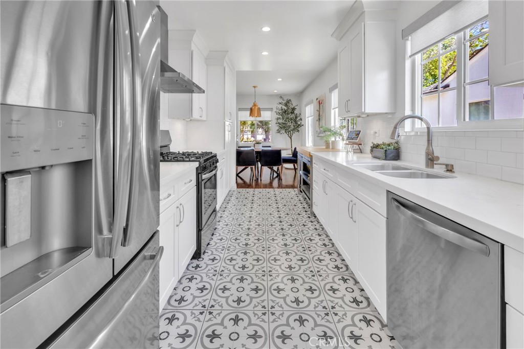 3743 North Studebaker Road Long Beach, CA 90808 - Photo 9 of 34 Beautiful stainless steel appliances.