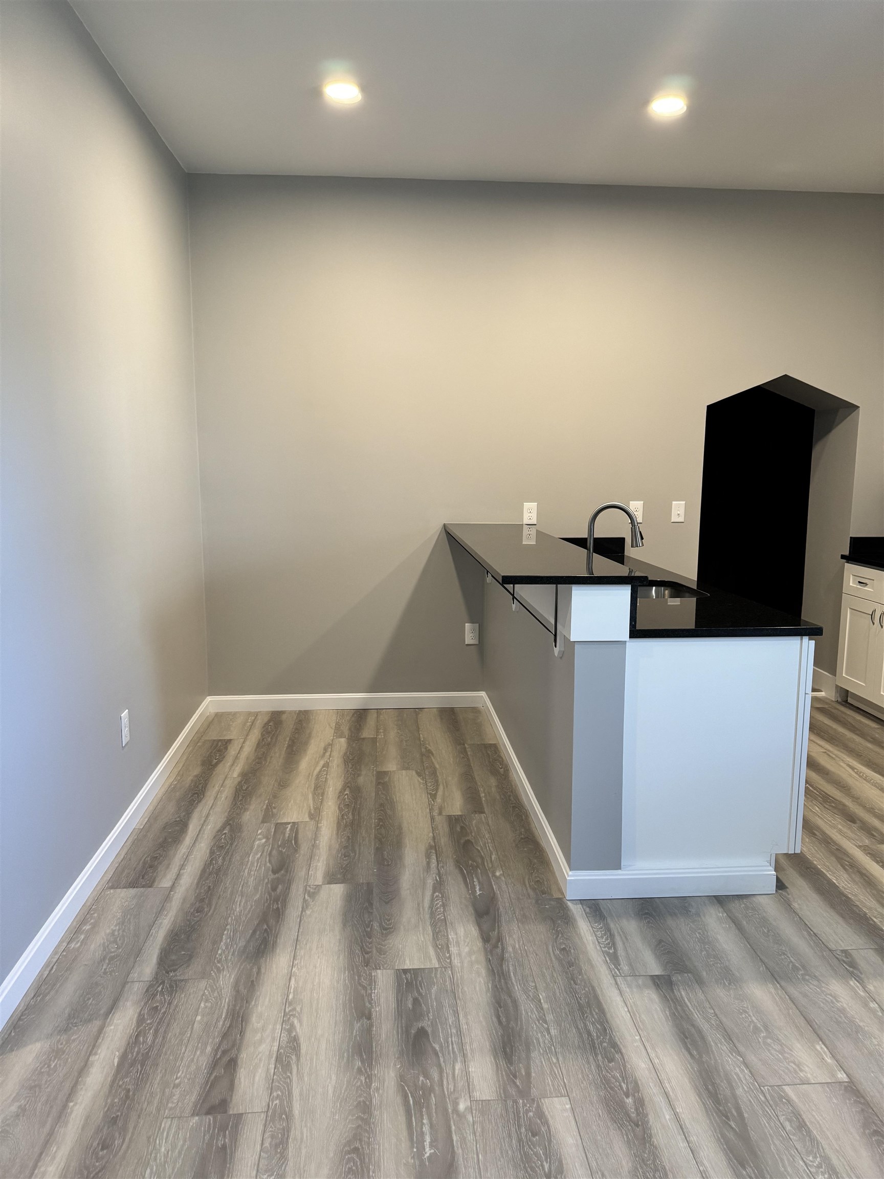 45 Monarch Way, Unit 104 Portsmouth, NH 03801 - Photo 4 of 10