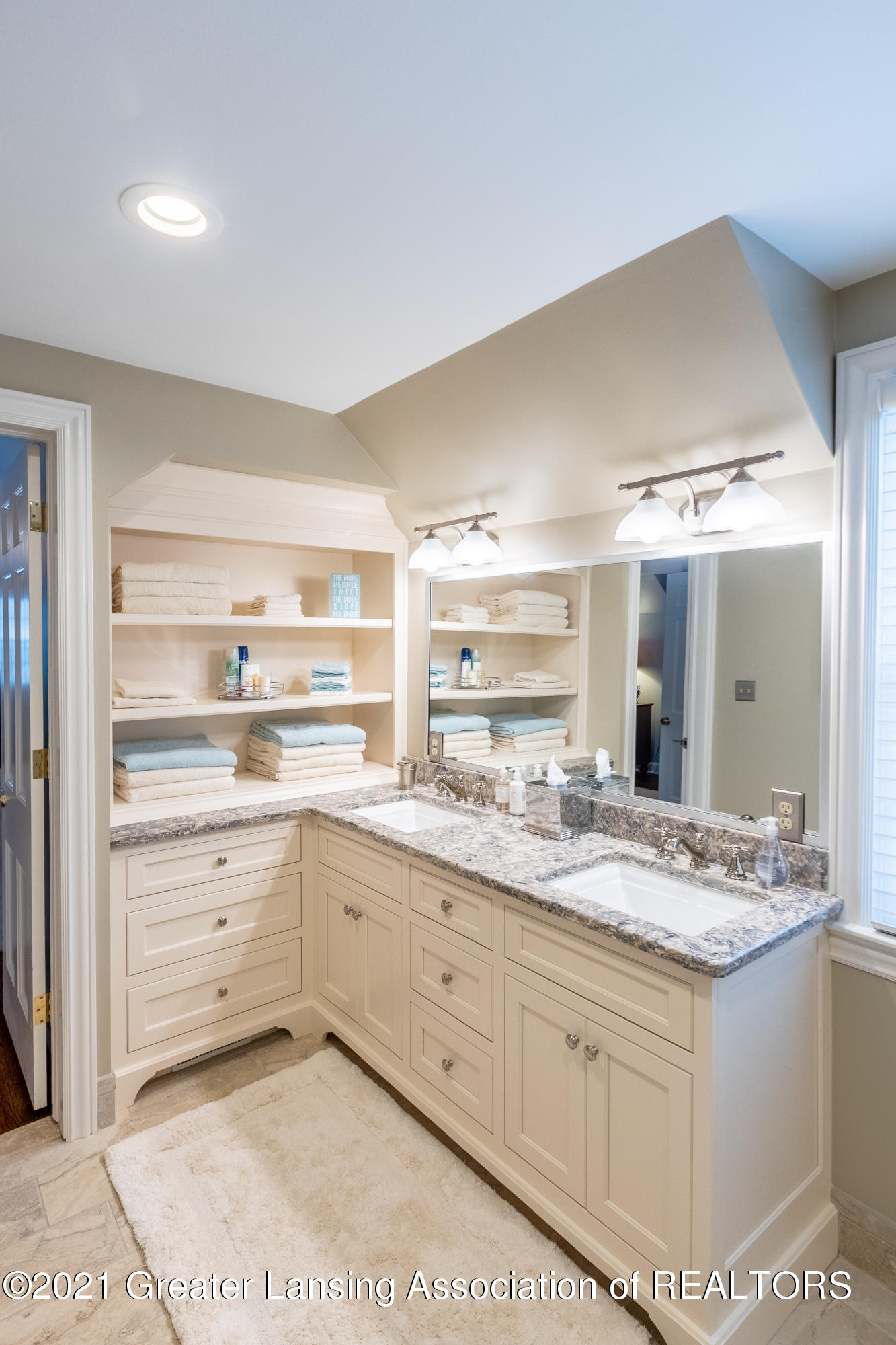 627 North Harrison Road East Lansing, MI 48823 - Photo 54 of 94 Renovated on-suite bathroom