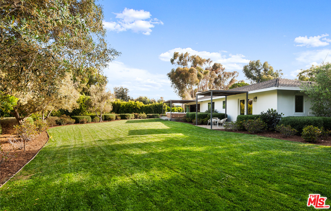 28730 Grayfox Street Malibu, CA 90265 - Photo 14 of 48