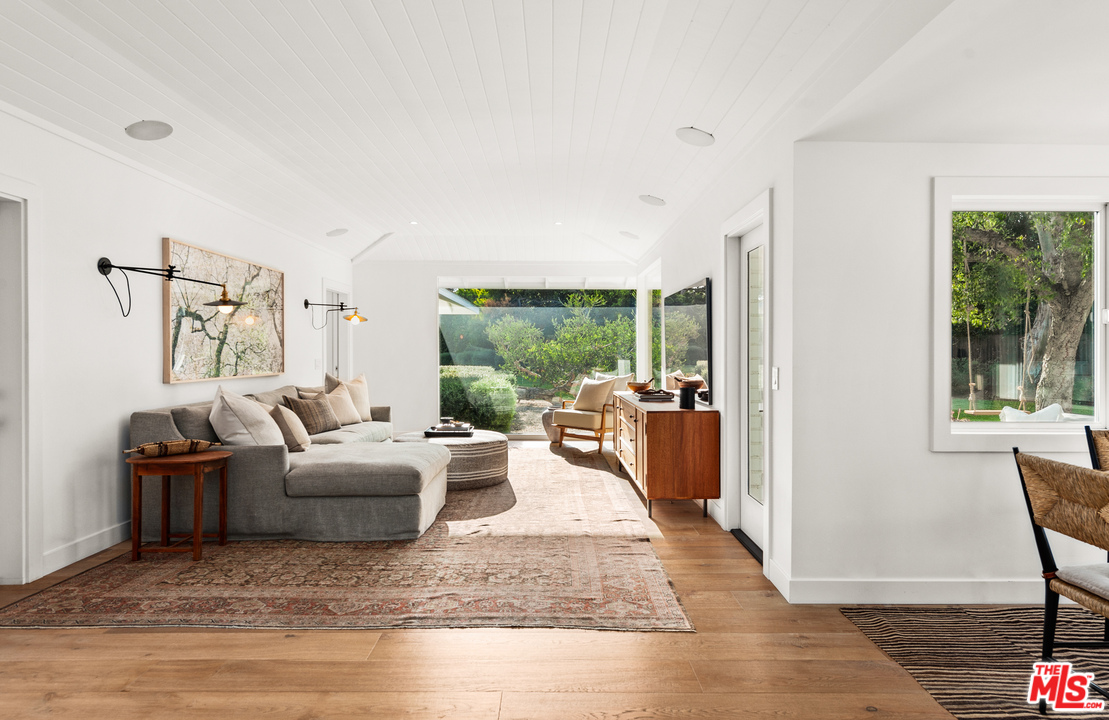 28730 Grayfox Street Malibu, CA 90265 - Photo 16 of 48