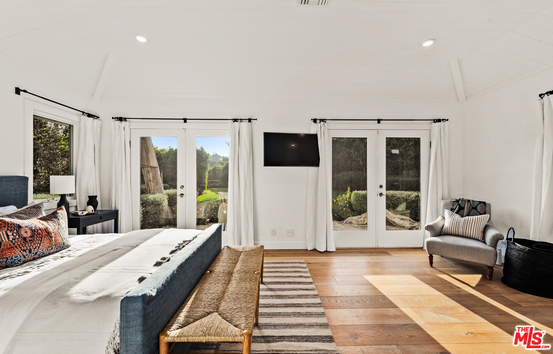 28730 Grayfox Street Malibu, CA 90265 - Photo 29 of 48