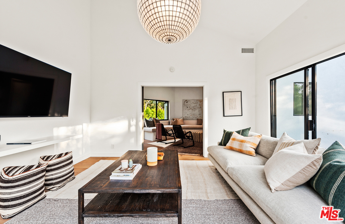 28730 Grayfox Street Malibu, CA 90265 - Photo 38 of 48