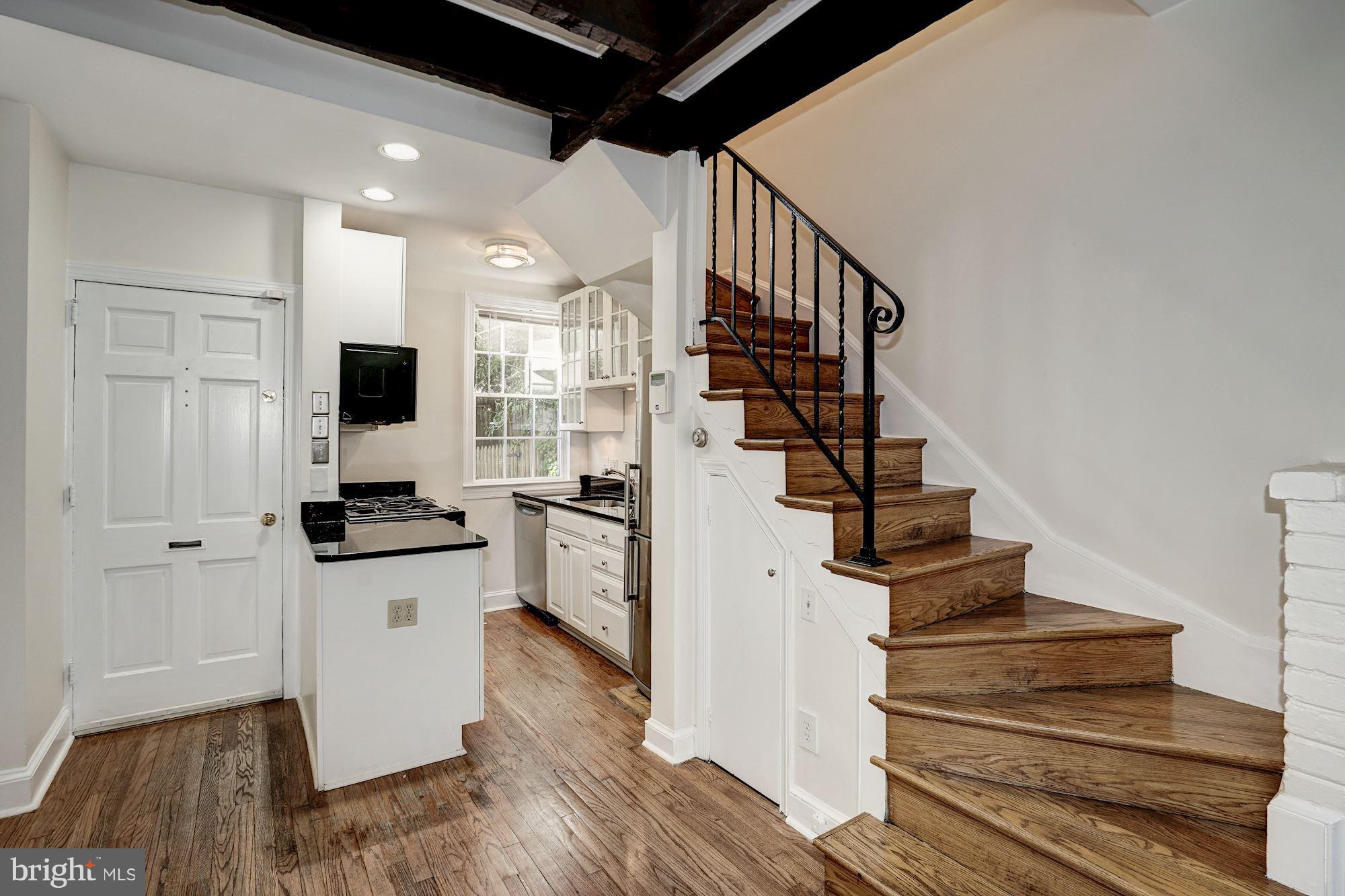 1 Pomander Walk Northwest Washington, DC 20007 - Photo 5 of 17