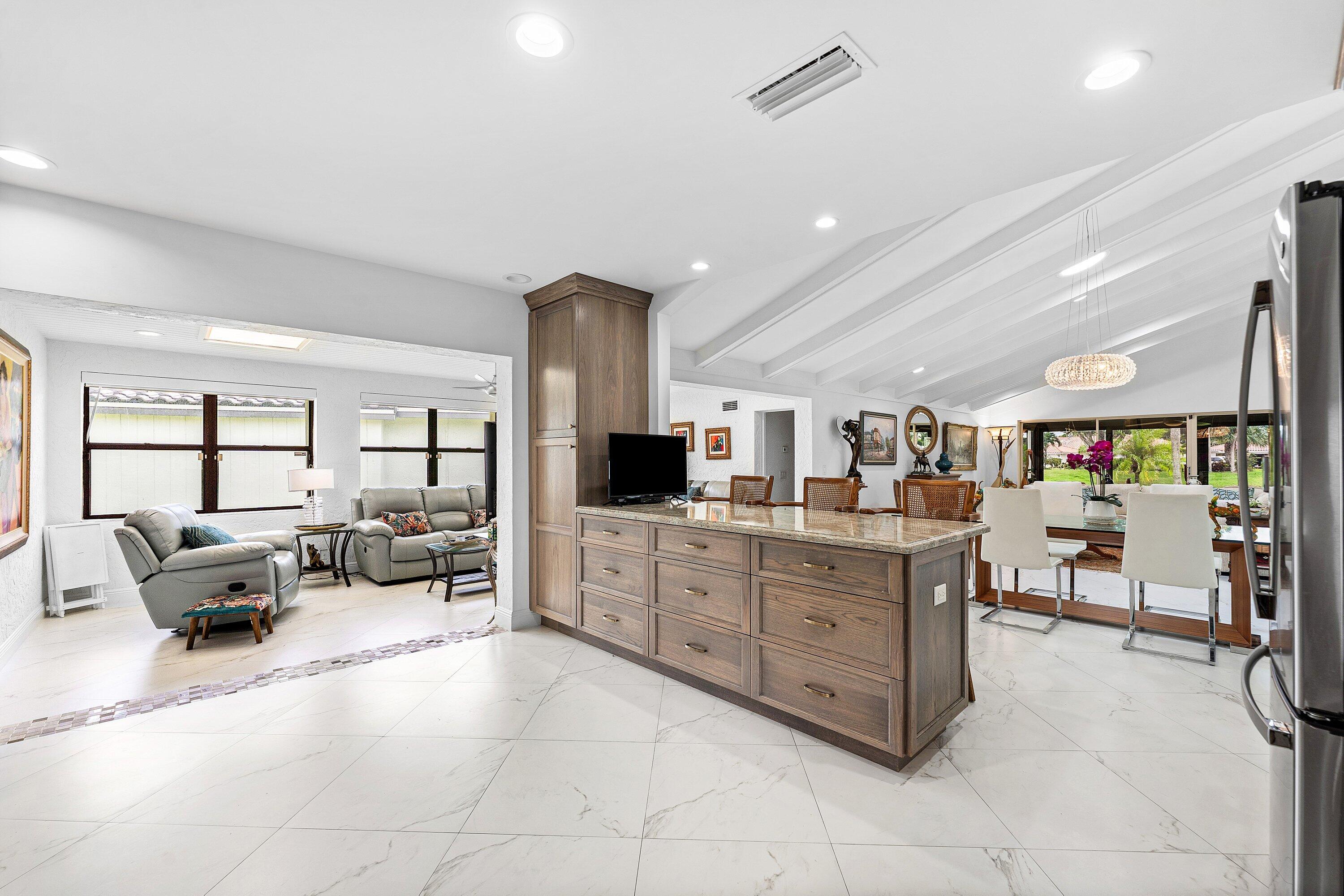 35 Woods Lane Boynton Beach, FL 33436 - Photo 14 of 82 011-35WoodsLane-BoyntonBeach-FL-33436-SM