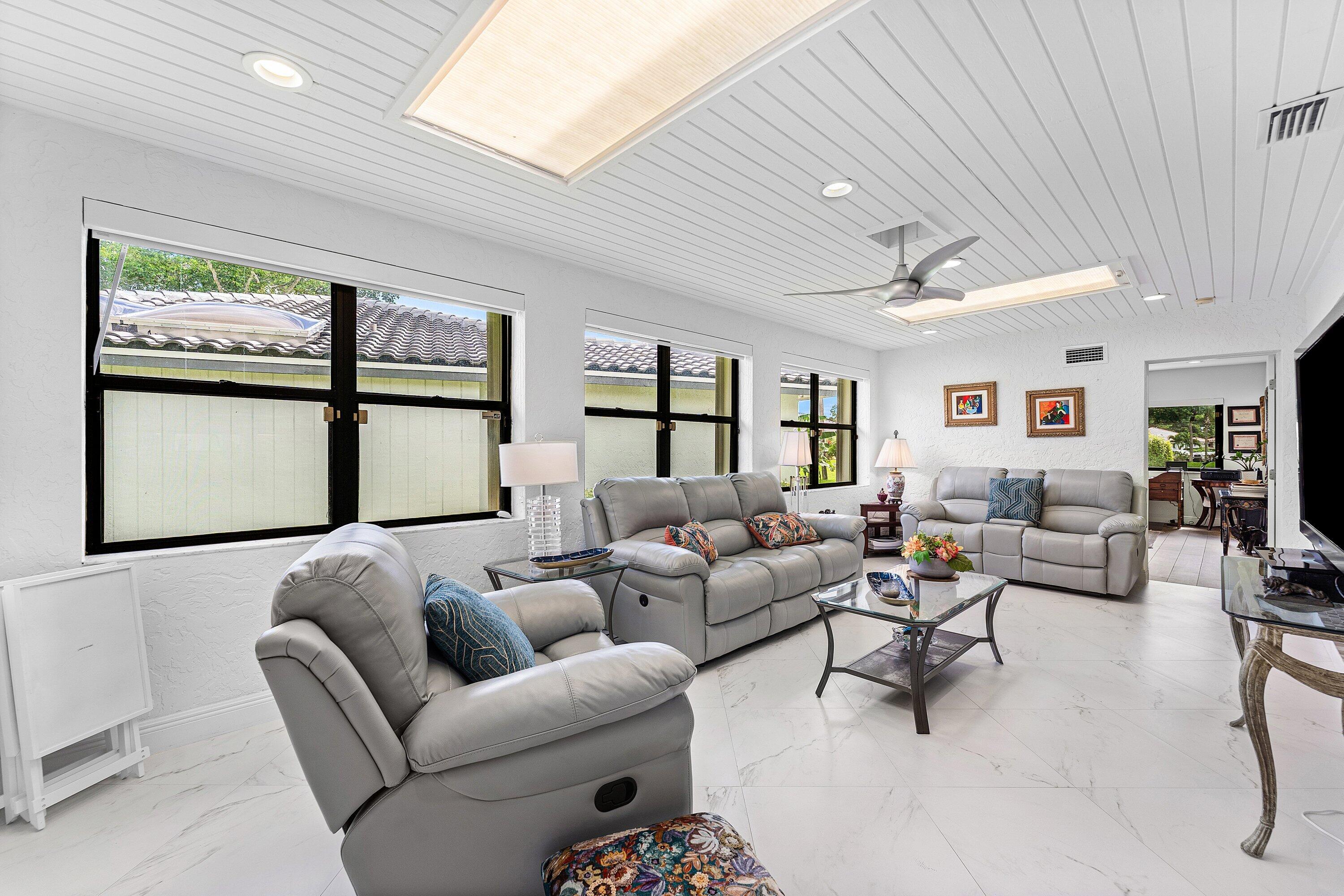 35 Woods Lane Boynton Beach, FL 33436 - Photo 19 of 82 015-35WoodsLane-BoyntonBeach-FL-33436-SM