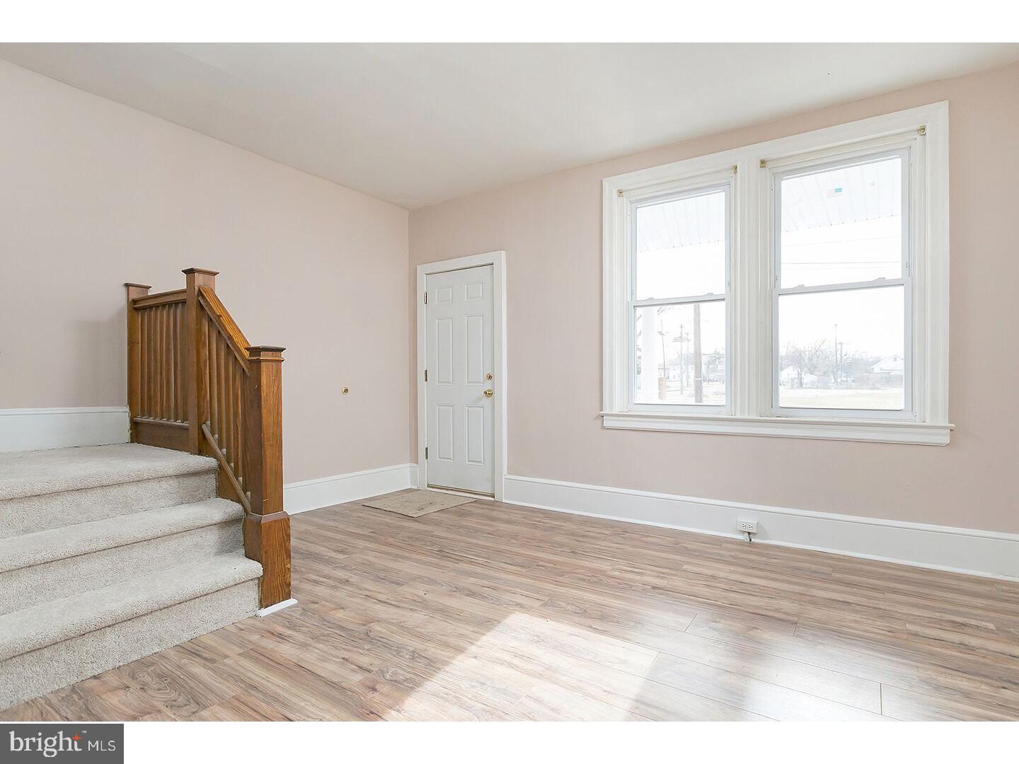127 Filmore Street Riverside, NJ 08075 - Photo 3 of 10 Living Room