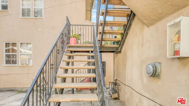 $1,150,000 | 838 East 43rd Street, Los Angeles, CA 90011