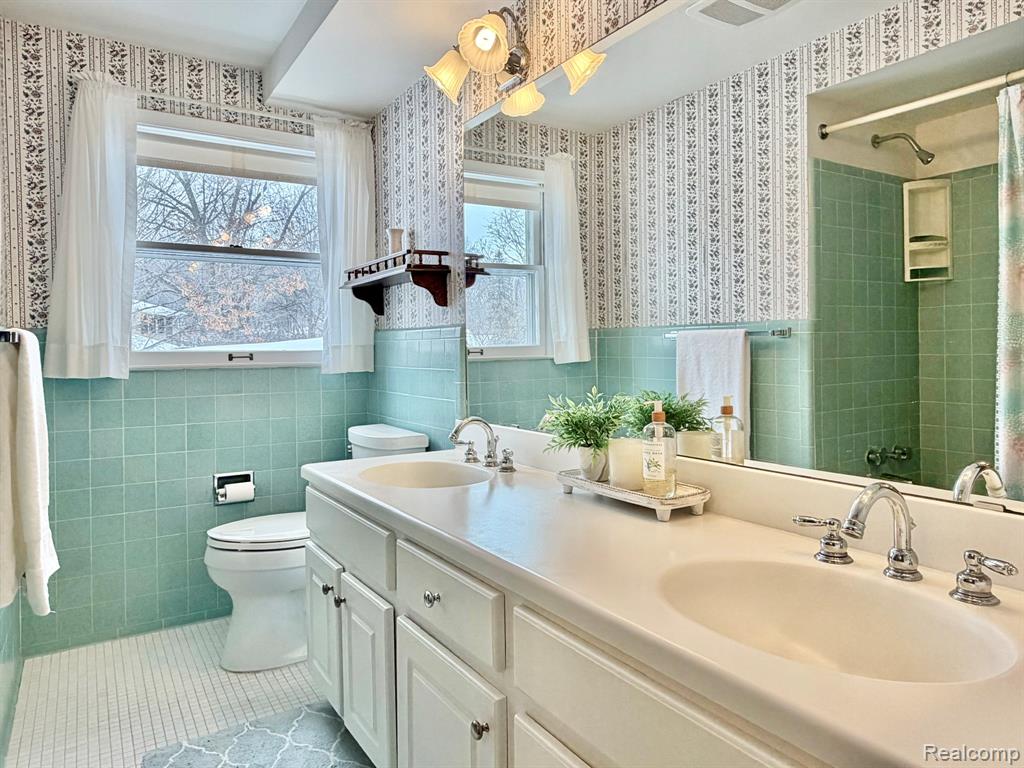 334 Beechview Drive Rochester, MI 48306 - Photo 31 of 52 Gallery Image 31