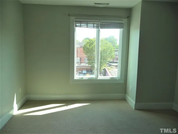 a view of empty room with window