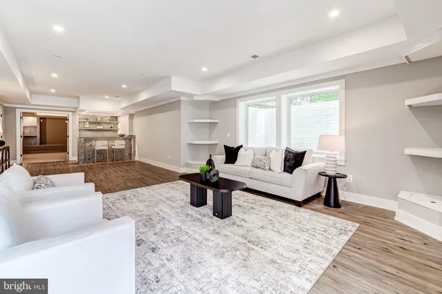 $2,649,888 | 506 Kingsley Road Southwest, Vienna, VA 22180