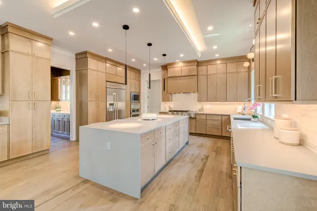 $2,649,888 | 506 Kingsley Road Southwest, Vienna, VA 22180
