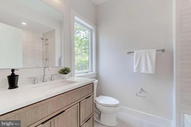 $2,649,888 | 506 Kingsley Road Southwest, Vienna, VA 22180