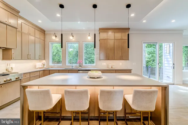 $2,649,888 | 506 Kingsley Road Southwest, Vienna, VA 22180