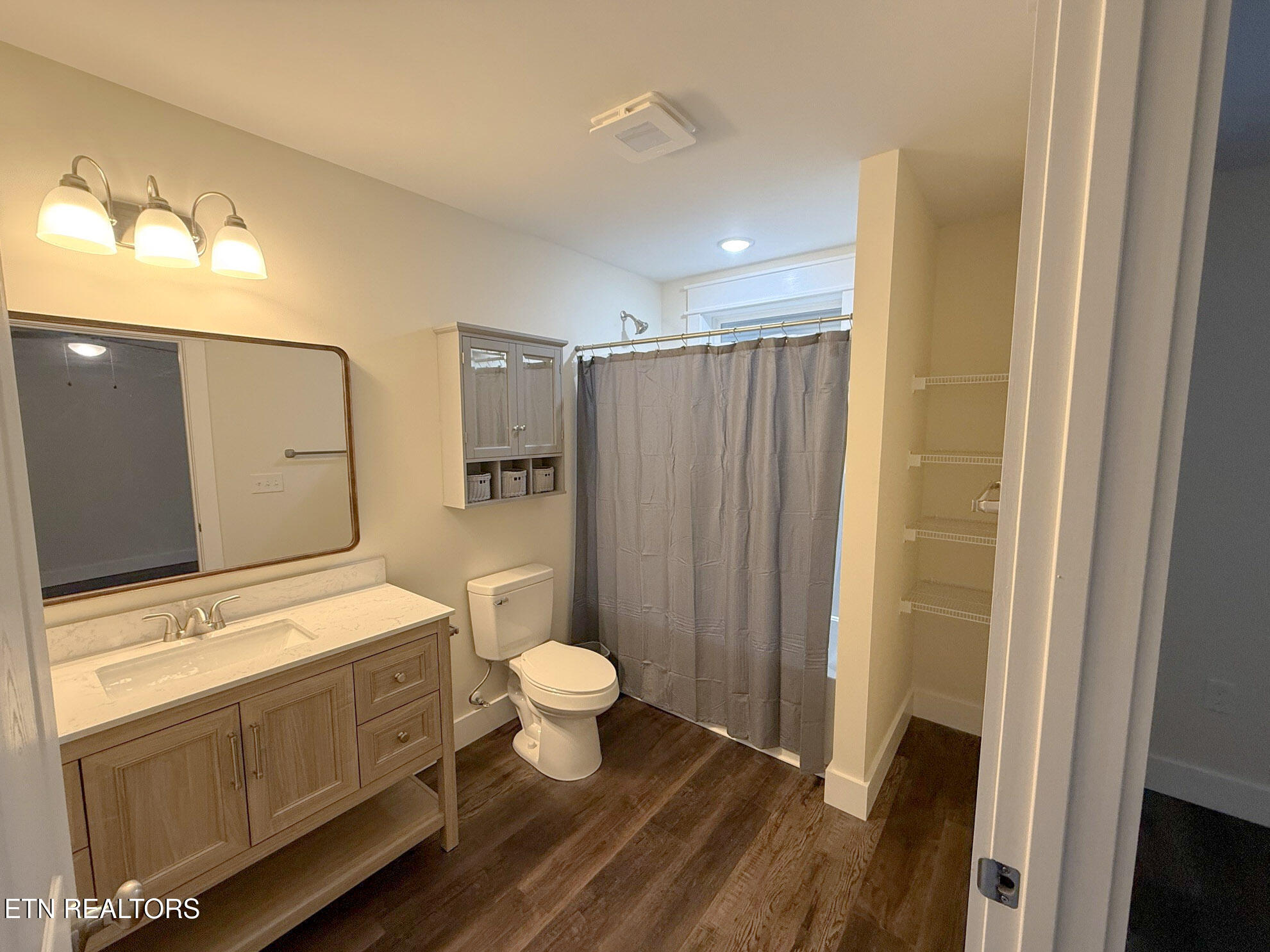 484 Wells Road Crossville, TN 38555 - Photo 16 of 24 Bathroom