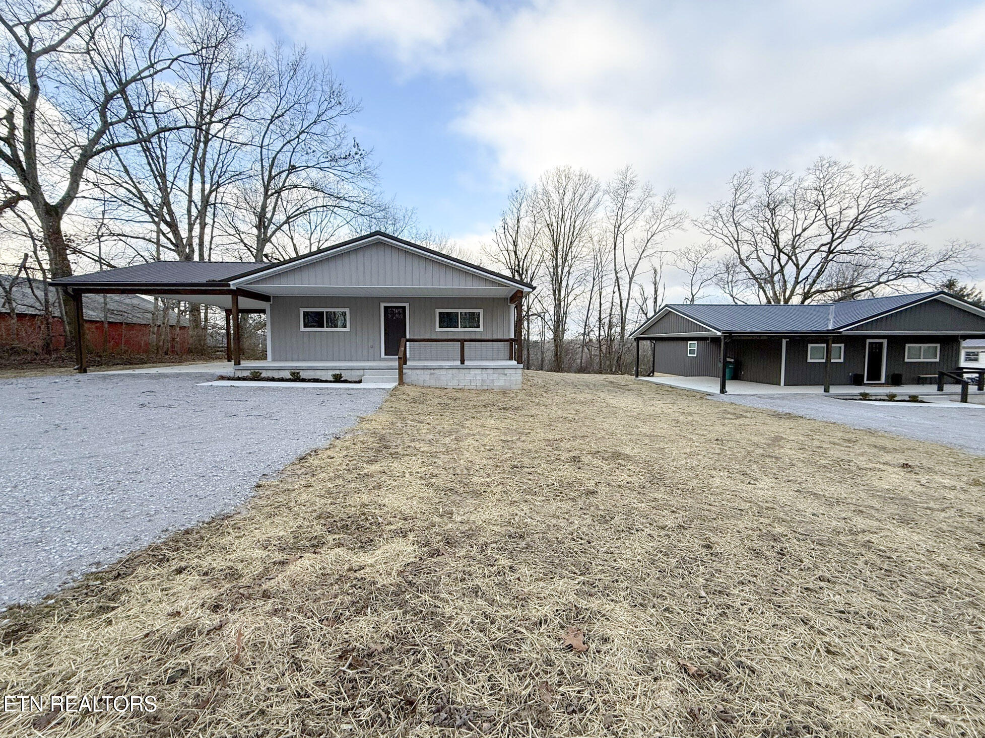 484 Wells Road Crossville, TN 38555 - Photo 4 of 24 Front of House