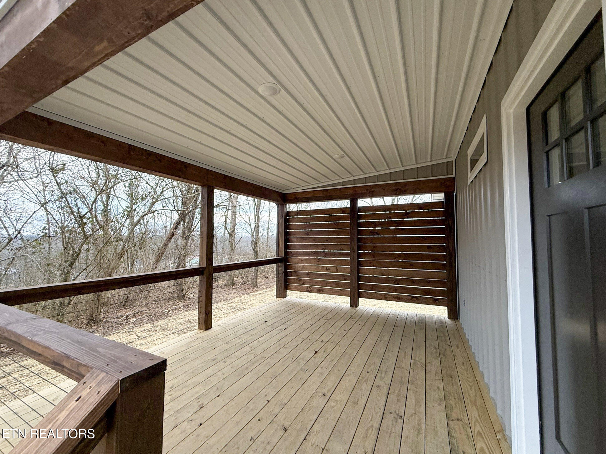 484 Wells Road Crossville, TN 38555 - Photo 7 of 24 Porch