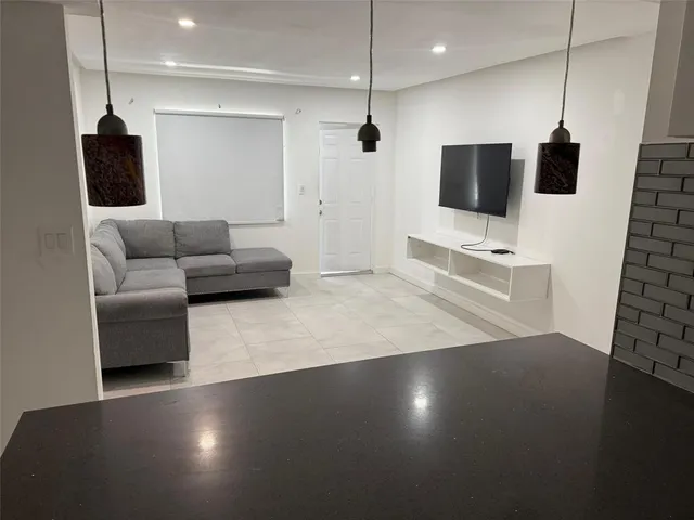 $2,200 | 2201 Greene Street, Unit 1, Hollywood, FL 33020