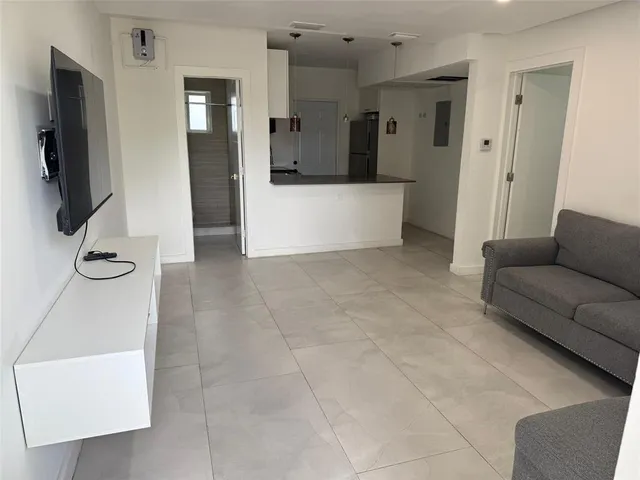 $2,200 | 2201 Greene Street, Unit 1, Hollywood, FL 33020