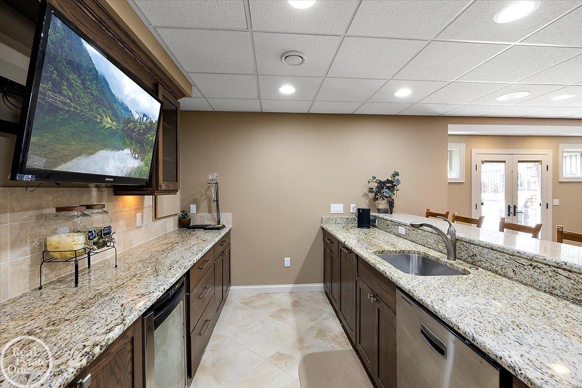 147 Drace Street Rochester, MI 48307 - Photo 45 of 85 50177930-41bd0658-bcf8-4032-82ad-b00190bff999.JPG