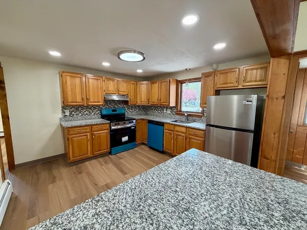 $3,000 | 38 Pine Street, Seekonk, MA 02771