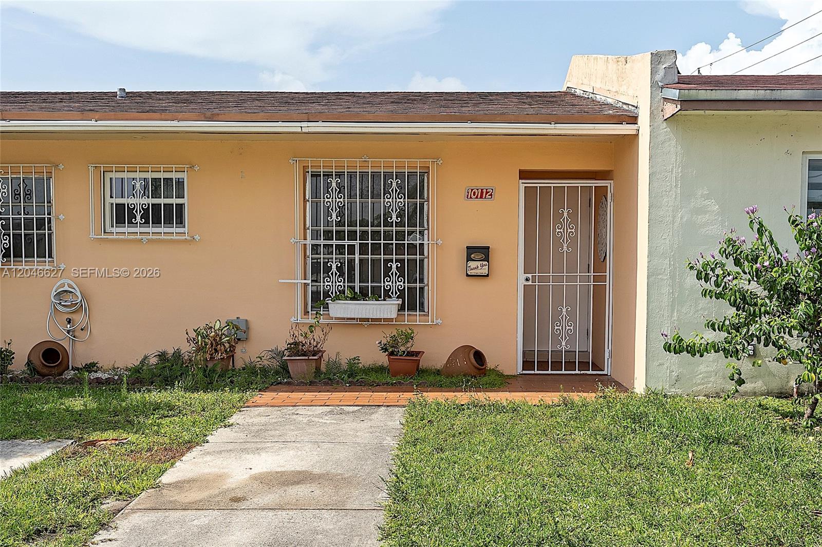 10112 Southwest 23rd Street Miami, FL 33165 - Photo 4 of 32