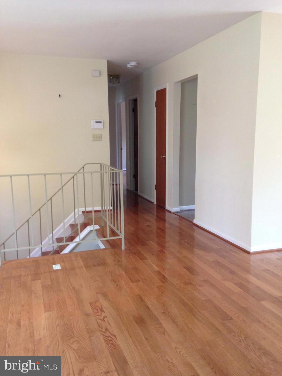 508 Tulip Road Riva, MD 21140 - Photo 13 of 27 Hallway