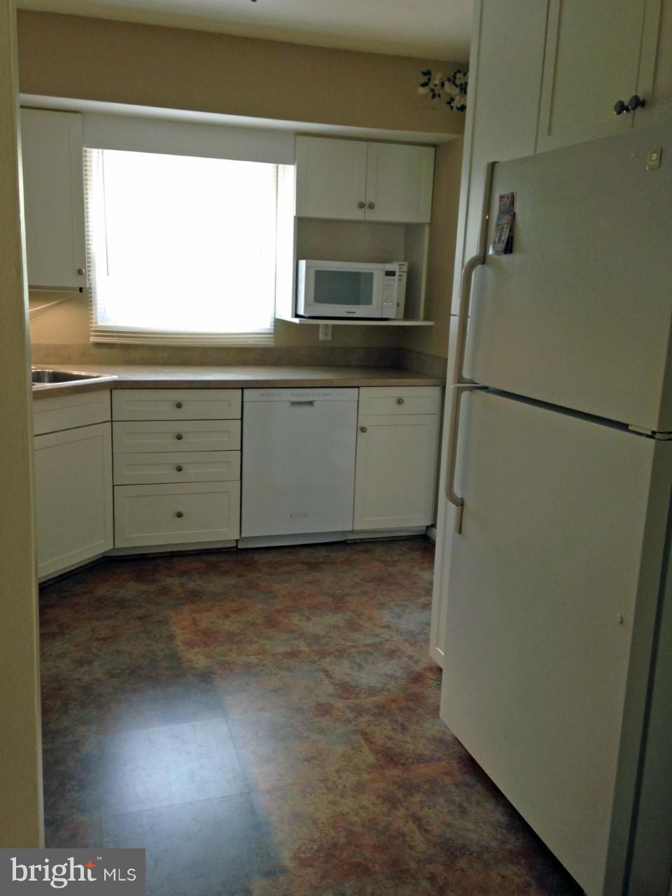508 Tulip Road Riva, MD 21140 - Photo 6 of 27 Kitchen Refrigerator With Pantry Side Cabinets