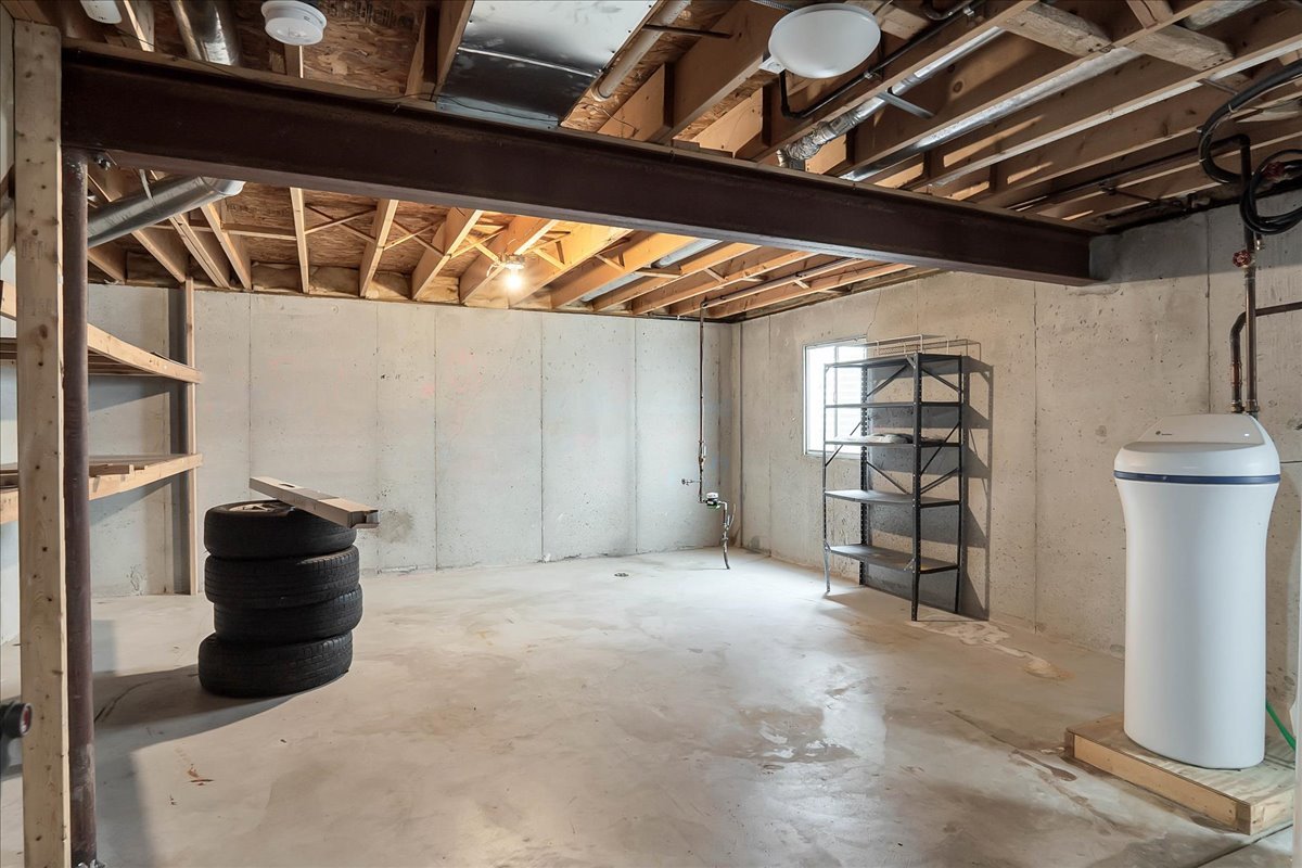 2029 Ridgemoor Drive Plainfield, IL 60586 - Photo 22 of 26 a view of an empty room with shelves